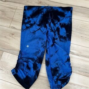 Lululemon blue tie dye cropped pants 10